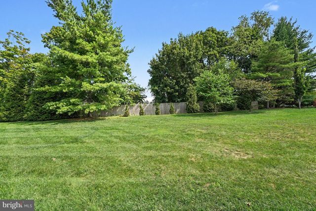 944 HEDGEROW CT, Blue Bell, PA 19422