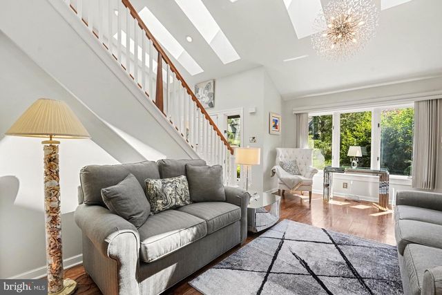 944 HEDGEROW CT, Blue Bell, PA 19422
