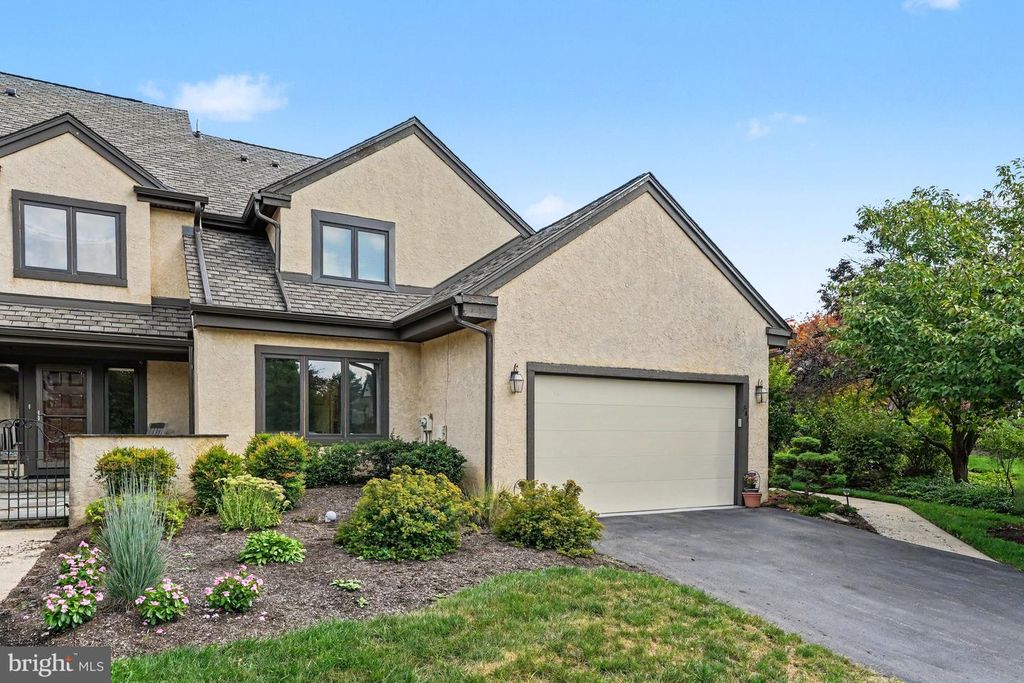 944 HEDGEROW CT, Blue Bell, PA 19422