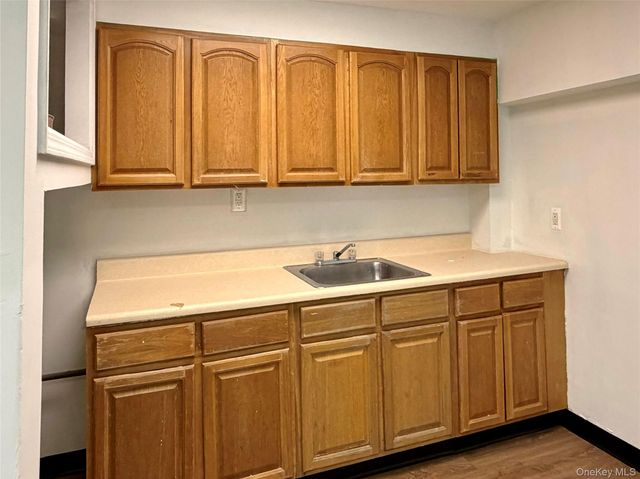 18-17 42 Street 2, Astoria, NY 11105