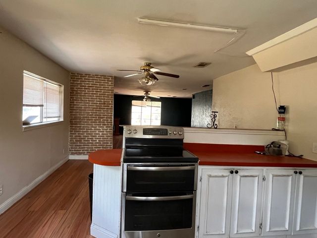 2525 Oakwood Terrace, Haltom City, TX 76117