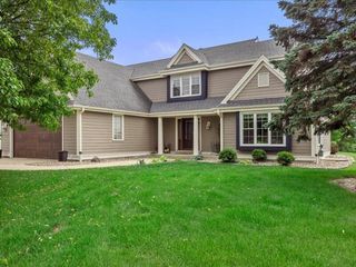 W148N10337 Windsong CIRCLE E, Germantown, WI 53022