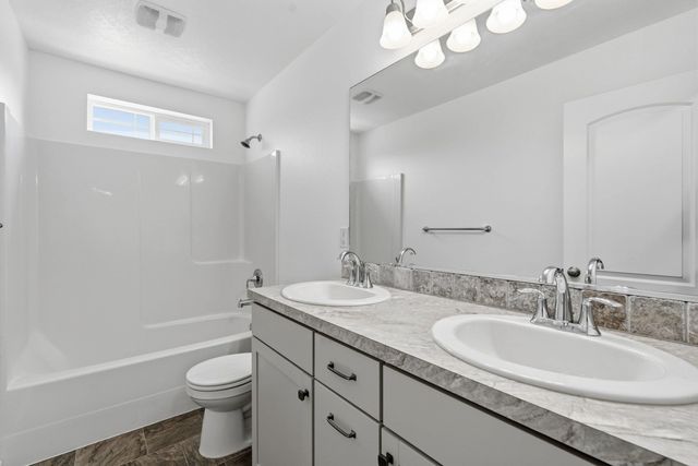 124 S Glenbrook Ct, Spokane Valley, WA 99016