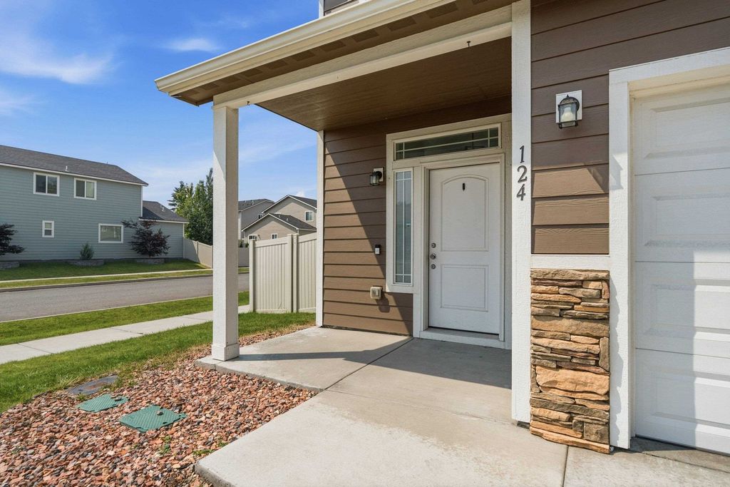 124 S Glenbrook Ct, Spokane Valley, WA 99016 photo 2