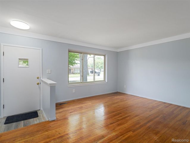 29242 Barkley Street, Livonia, MI 48154