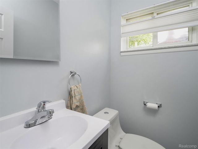 29242 Barkley Street, Livonia, MI 48154