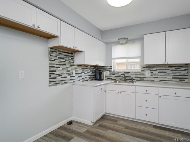 29242 Barkley Street, Livonia, MI 48154
