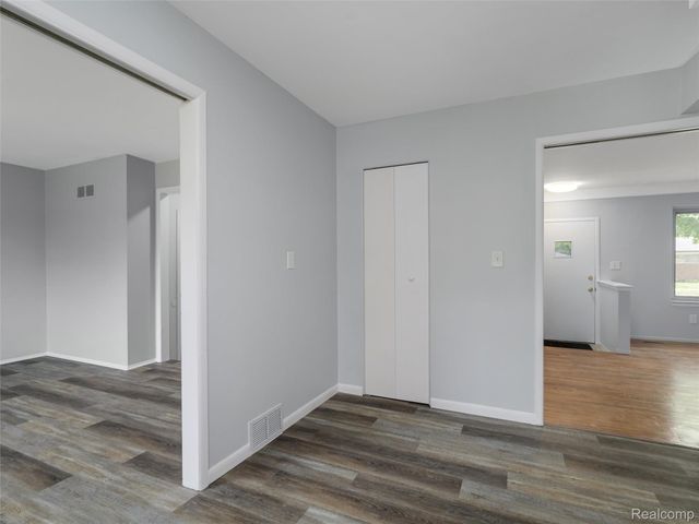 29242 Barkley Street, Livonia, MI 48154