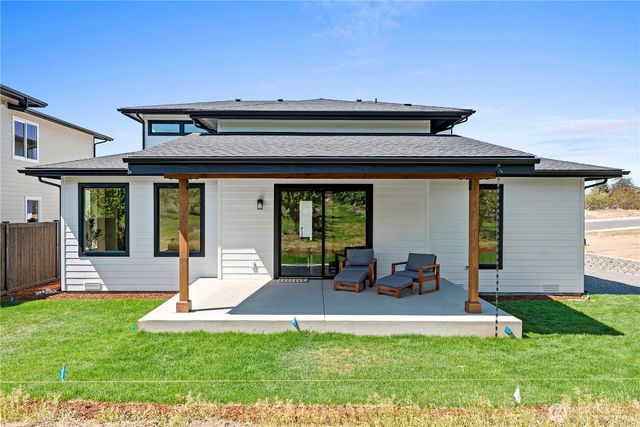 3233 NW Brianna Avenue, East Wenatchee, WA 98802