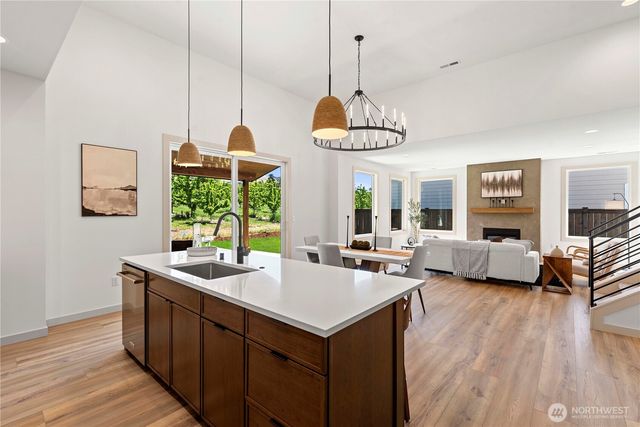 3233 NW Brianna Avenue, East Wenatchee, WA 98802