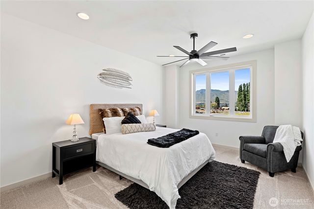 3233 NW Brianna Avenue, East Wenatchee, WA 98802