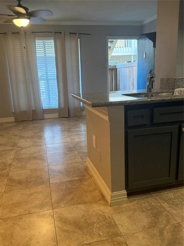 3919 Fairmont Parkway 205, Pasadena, TX 77504