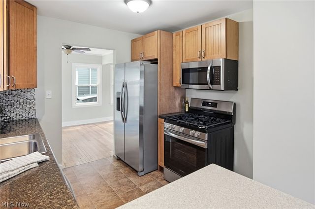 119 Monroe Avenue, Cuyahoga Falls, OH 44221