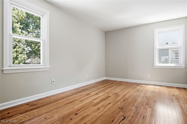 119 Monroe Avenue, Cuyahoga Falls, OH 44221