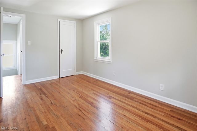 119 Monroe Avenue, Cuyahoga Falls, OH 44221
