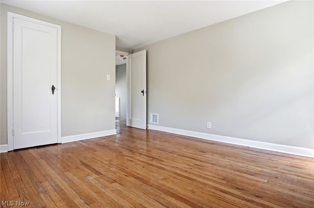 119 Monroe Avenue, Cuyahoga Falls, OH 44221