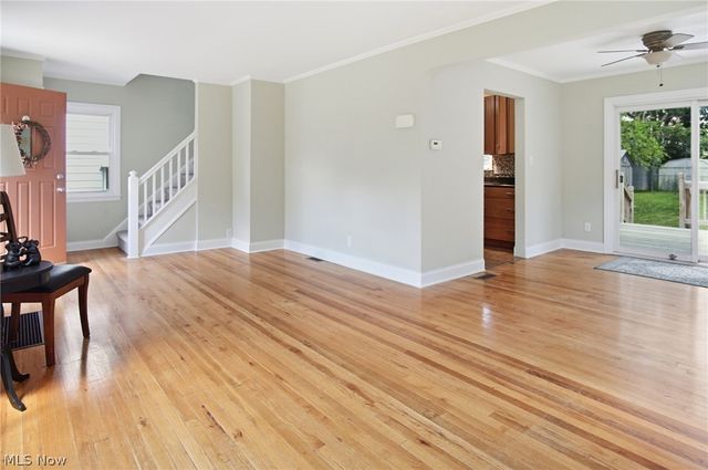 119 Monroe Avenue, Cuyahoga Falls, OH 44221