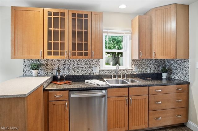 119 Monroe Avenue, Cuyahoga Falls, OH 44221