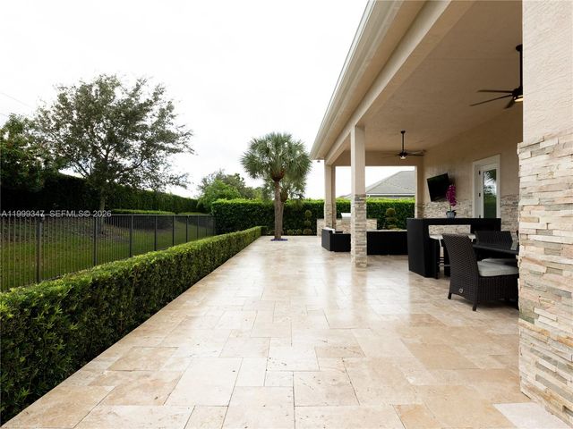 4950 E Sterling Ranch Circle, Davie, FL 33314