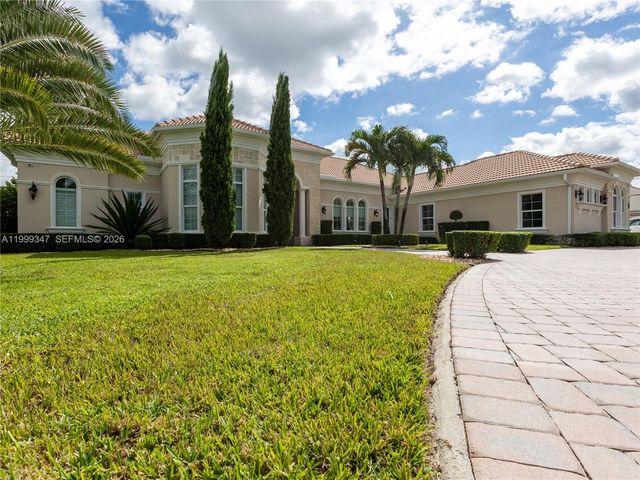 4950 E Sterling Ranch Circle, Davie, FL 33314