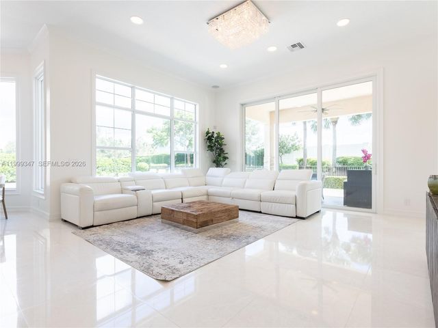 4950 E Sterling Ranch Circle, Davie, FL 33314