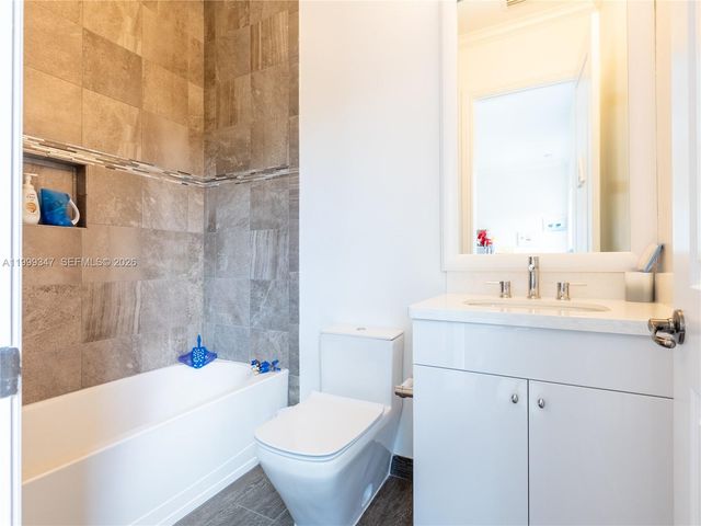 4950 E Sterling Ranch Circle, Davie, FL 33314