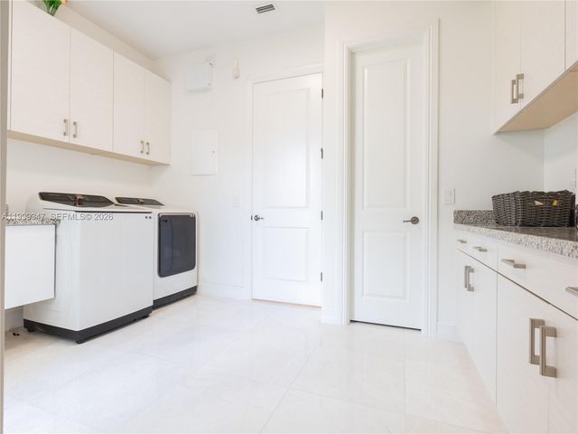 4950 E Sterling Ranch Circle, Davie, FL 33314