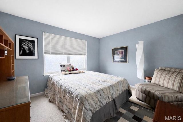 5839 Brookstone Terrace Drive, Oakville, MO 63129