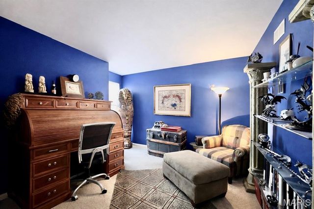 5839 Brookstone Terrace Drive, Oakville, MO 63129