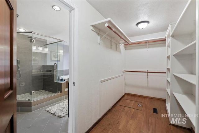 1945 S Creekside Ln, Boise, ID 83706