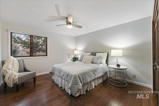 1945 S Creekside Ln, Boise, ID 83706