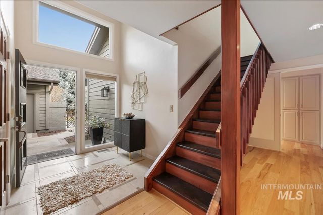 1945 S Creekside Ln, Boise, ID 83706