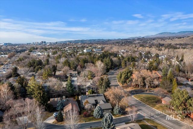 1945 S Creekside Ln, Boise, ID 83706