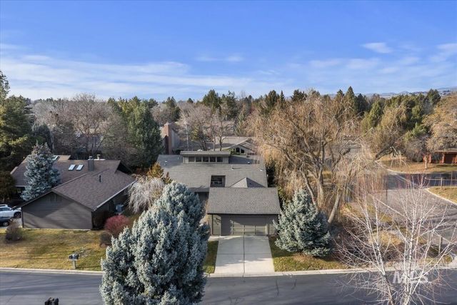 1945 S Creekside Ln, Boise, ID 83706