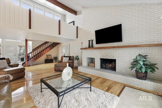 1945 S Creekside Ln, Boise, ID 83706