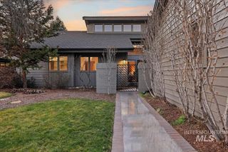 1945 S Creekside Ln, Boise, ID 83706