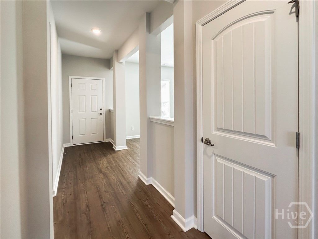 Image 10 of property listing at 104 Fenway Street, Savannah, GA 31407