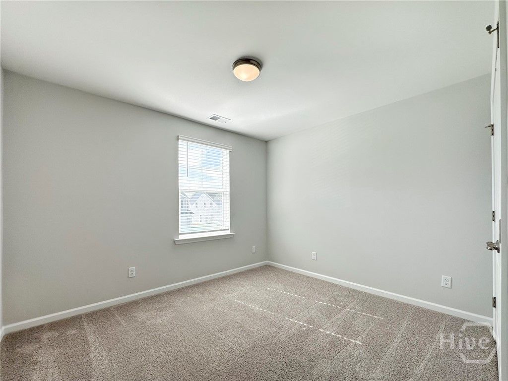Image 11 of property listing at 104 Fenway Street, Savannah, GA 31407