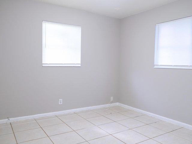 401 SILVER BEACH Road A, Riviera Beach, FL 33404