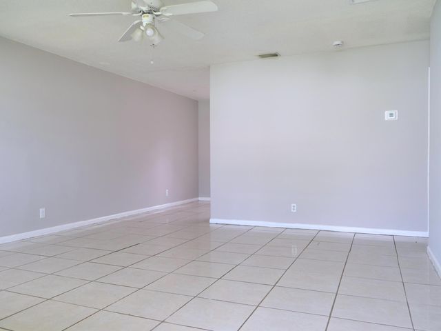 401 SILVER BEACH Road A, Riviera Beach, FL 33404