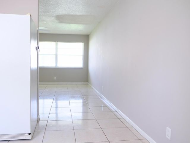 401 SILVER BEACH Road A, Riviera Beach, FL 33404