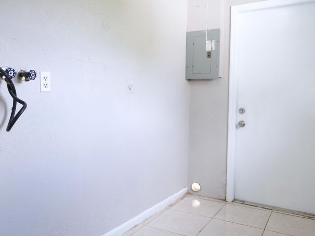 401 SILVER BEACH Road A, Riviera Beach, FL 33404