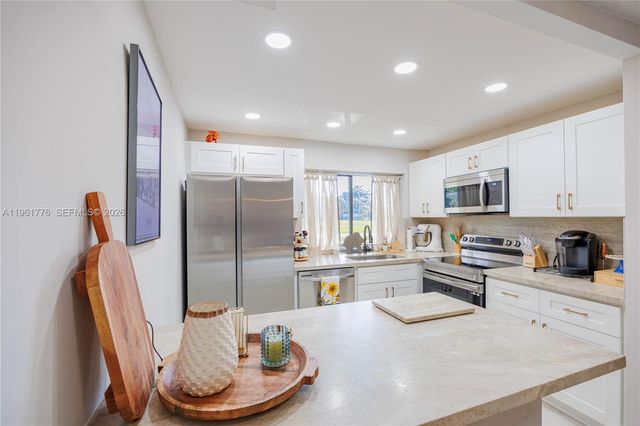 9100 Lime Bay Blvd 111, Tamarac, FL 33321