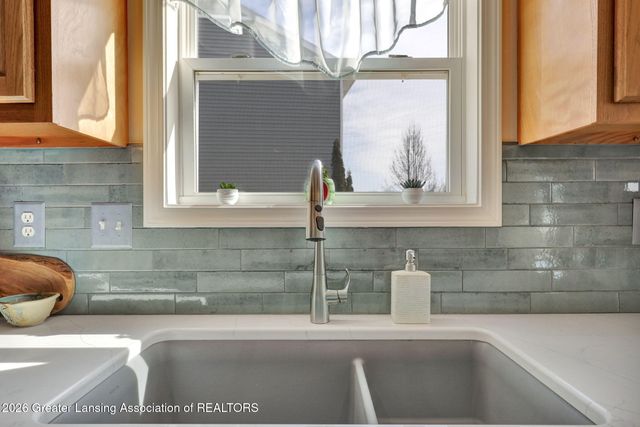 1219 Wildflower Drive, Holt, MI 48842