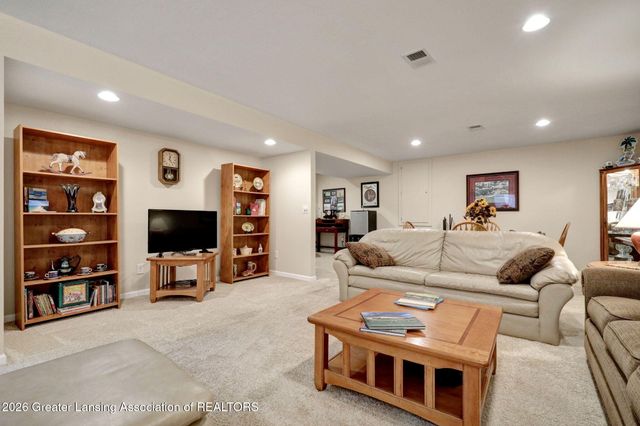 1219 Wildflower Drive, Holt, MI 48842