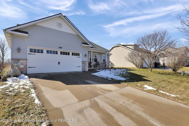 1219 Wildflower Drive, Holt, MI 48842