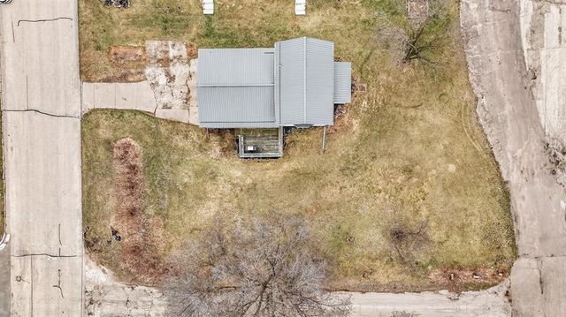 206 S Park Road, Blair, WI 54616