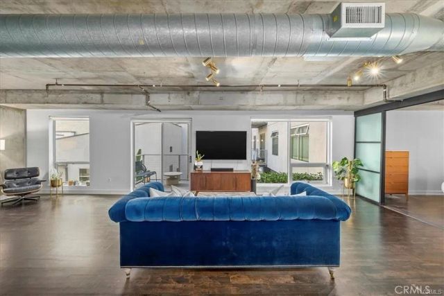 645 W 9th 317, Los Angeles, CA 90015