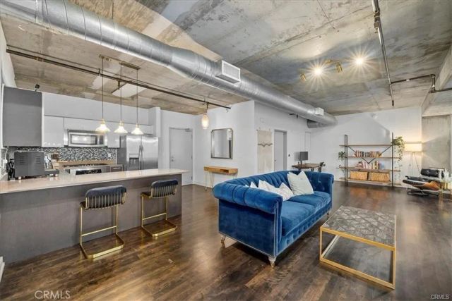 645 W 9th 317, Los Angeles, CA 90015