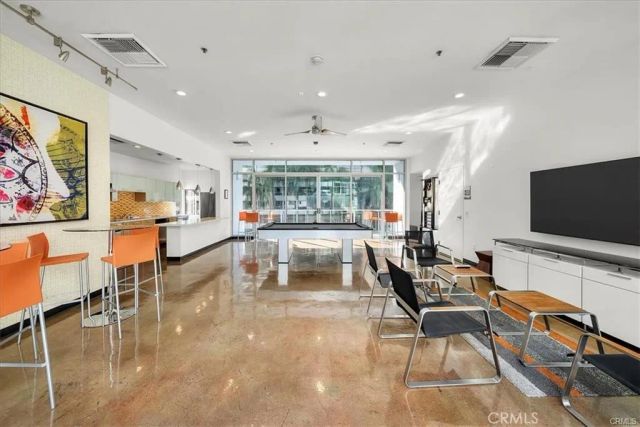 645 W 9th 317, Los Angeles, CA 90015